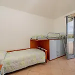 Isa-residence With Swimming-pool In Cala Girgolu, With Private Outdoor Area Lägenhetshotell