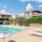 Lägenhetshotell Isa-residence With Swimming-pool In Cala Girgolu, With Private Outdoor Area