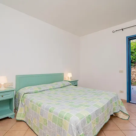 Isa-residence With Swimming-pool In Cala Girgolu, With Private Outdoor Area Monte Petrosu